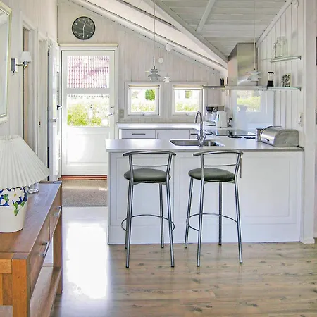 Дом отдыха Amazing Home In Rudkobing With Sauna
